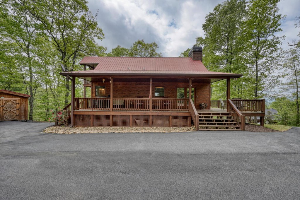 681 The Woods Road Property Photo 42