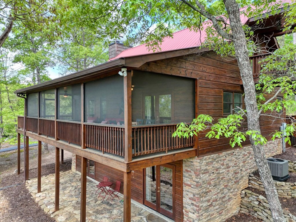 681 The Woods Road Property Photo 43