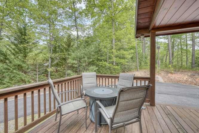 681 The Woods Road Property Photo 53