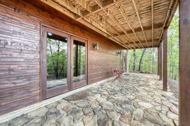 681 The Woods Road Property Photo 58