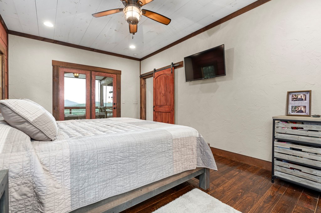 264 Pontoosuc Drive Property Photo 17