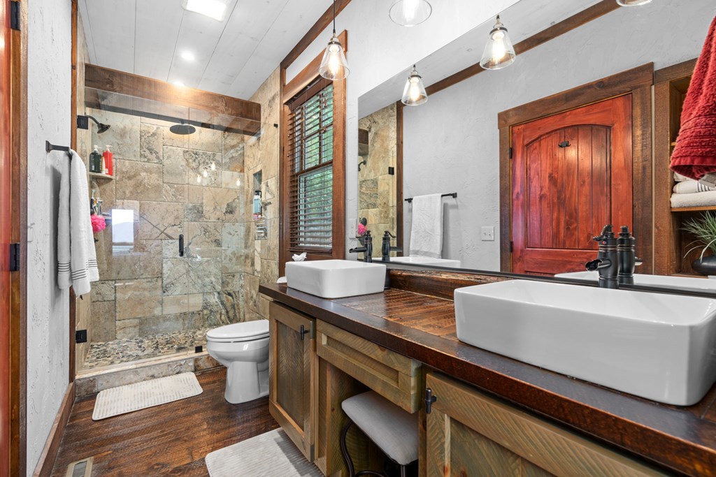 264 Pontoosuc Drive Property Photo 18