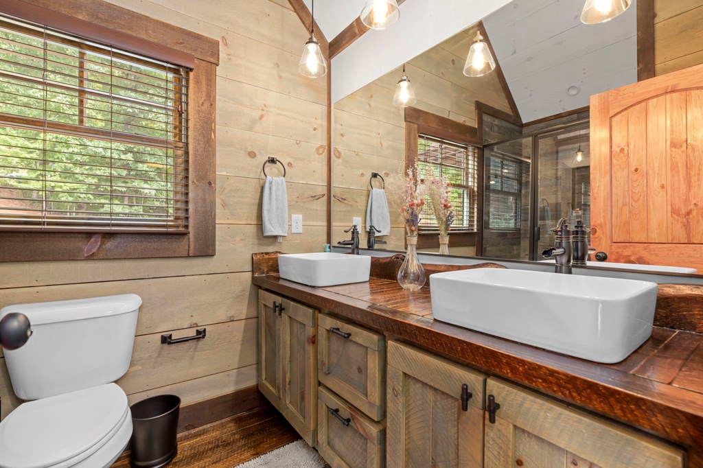 264 Pontoosuc Drive Property Photo 34