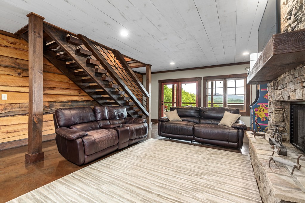 264 Pontoosuc Drive Property Photo 41