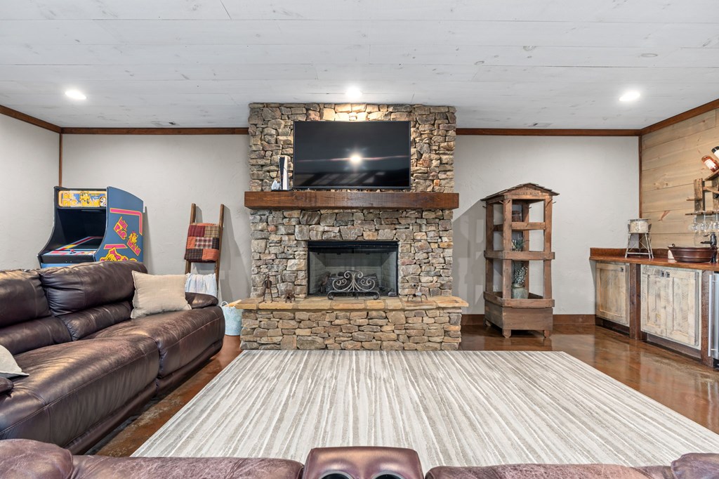 264 Pontoosuc Drive Property Photo 42