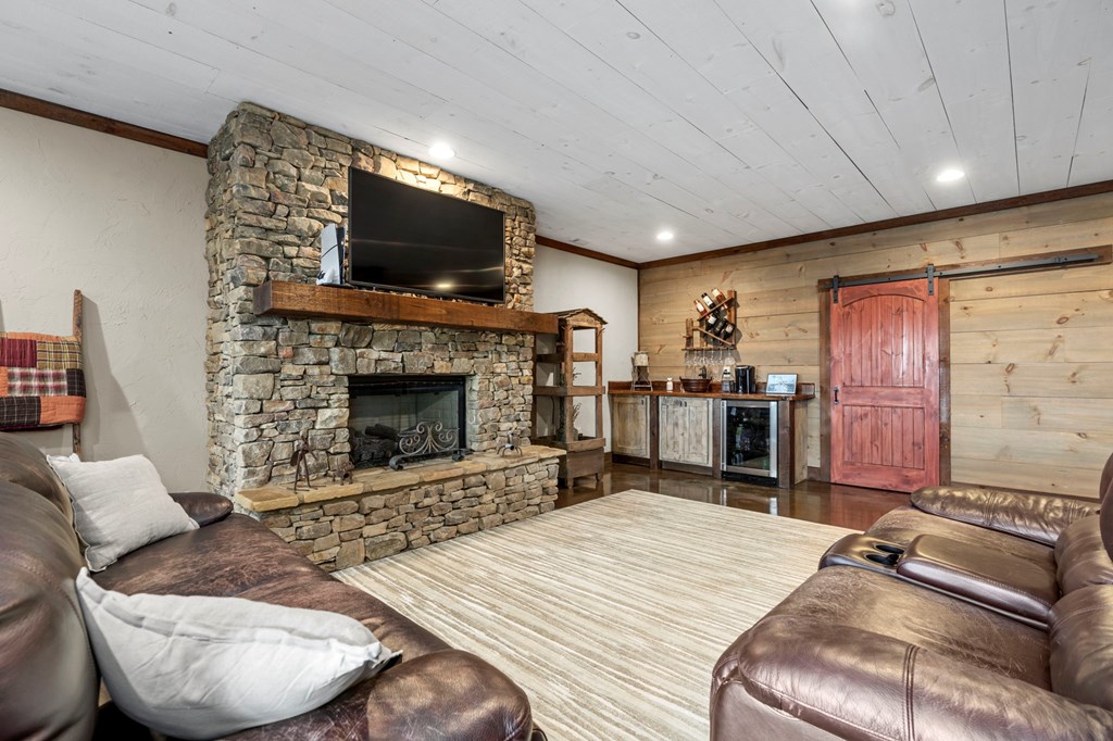 264 Pontoosuc Drive Property Photo 43