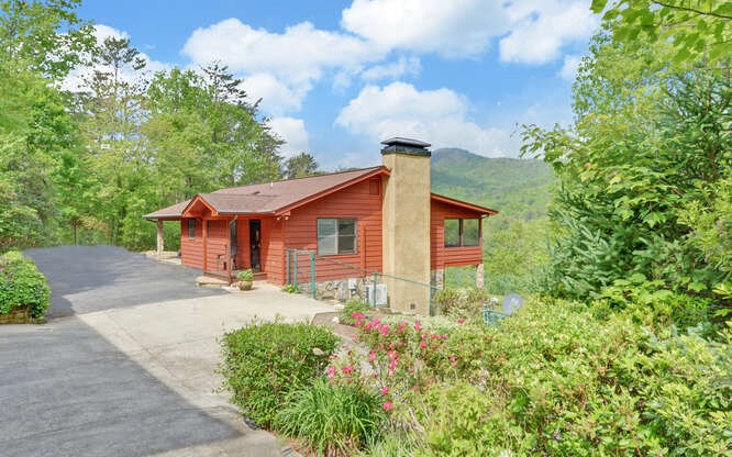 2252 Cathy Road Property Photo 2