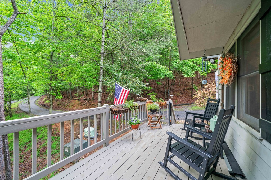 168 Spring Lake Drive Property Photo 6