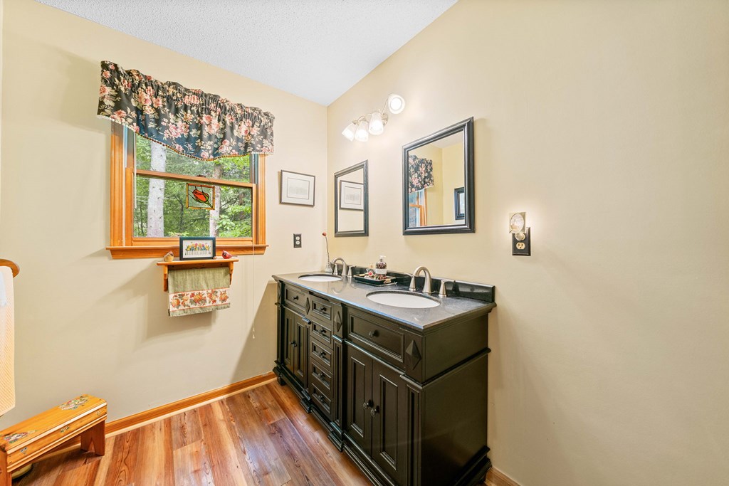 168 Spring Lake Drive Property Photo 17