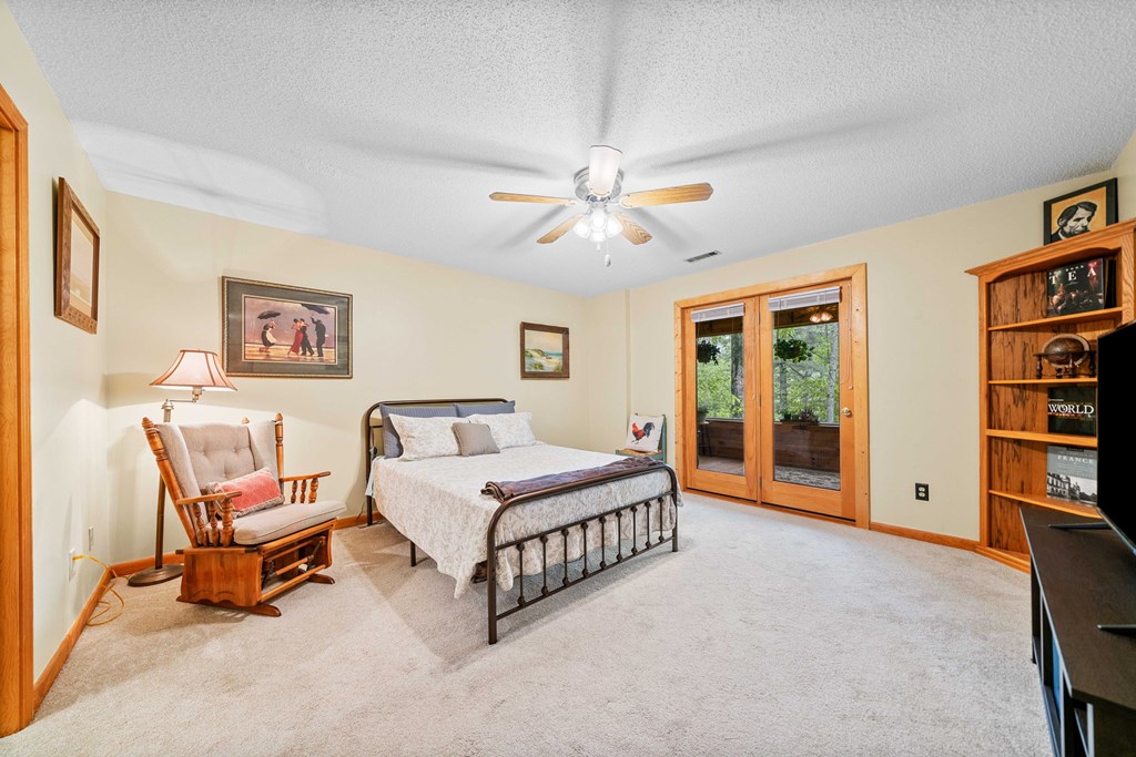 168 Spring Lake Drive Property Photo 28