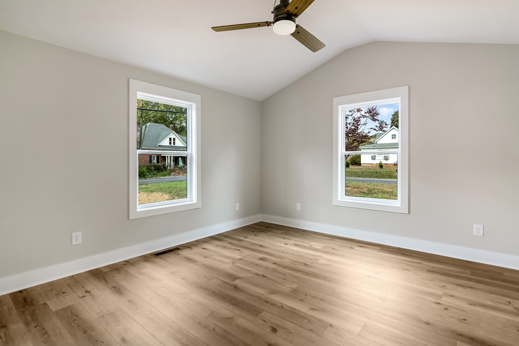 217 North Avenue Property Photo 17
