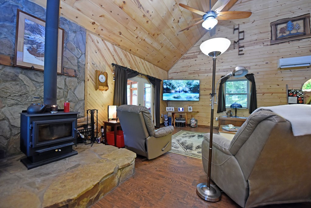 78 Reed White Drive Property Photo 4
