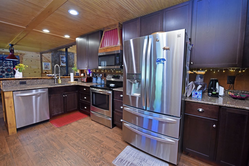 78 Reed White Drive Property Photo 9