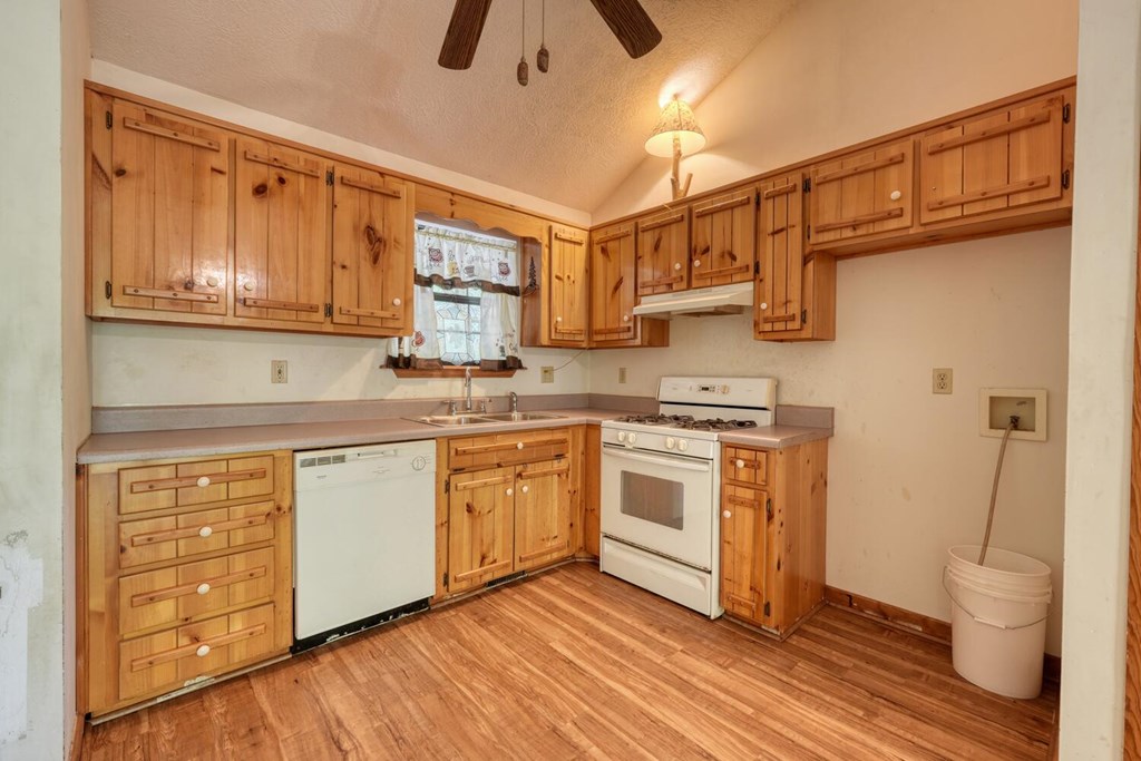 46 Evening Shade Property Photo 14
