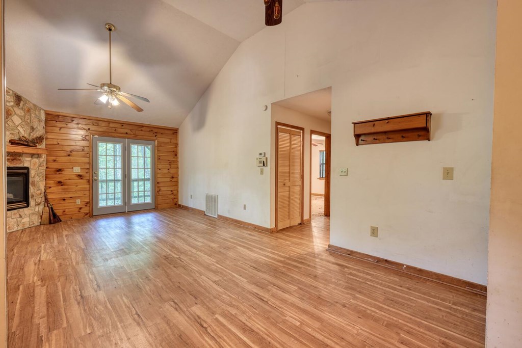 46 Evening Shade Property Photo 15