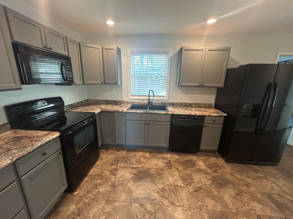 868 Sugar Creek Road Property Photo 4