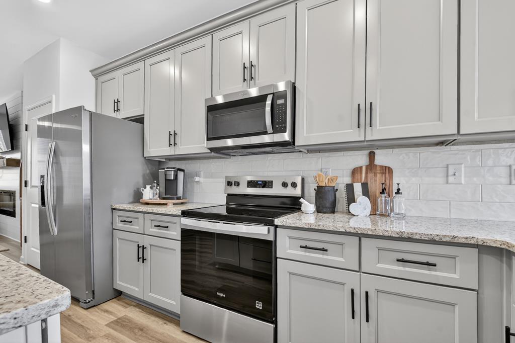 Unit 38 Grove Loop Property Photo 14
