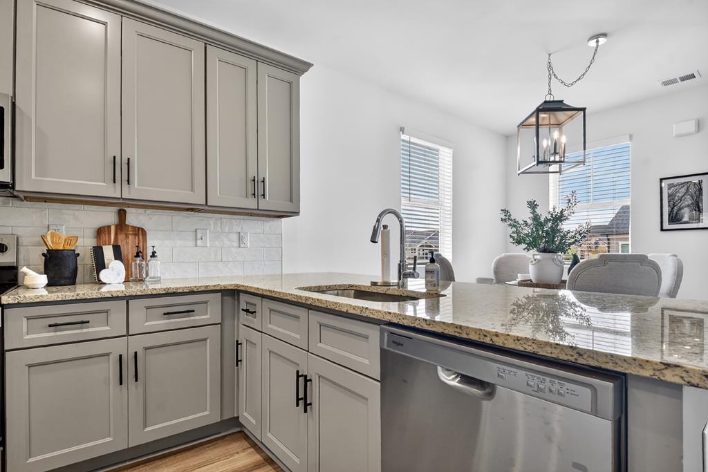Unit 38 Grove Loop Property Photo 17