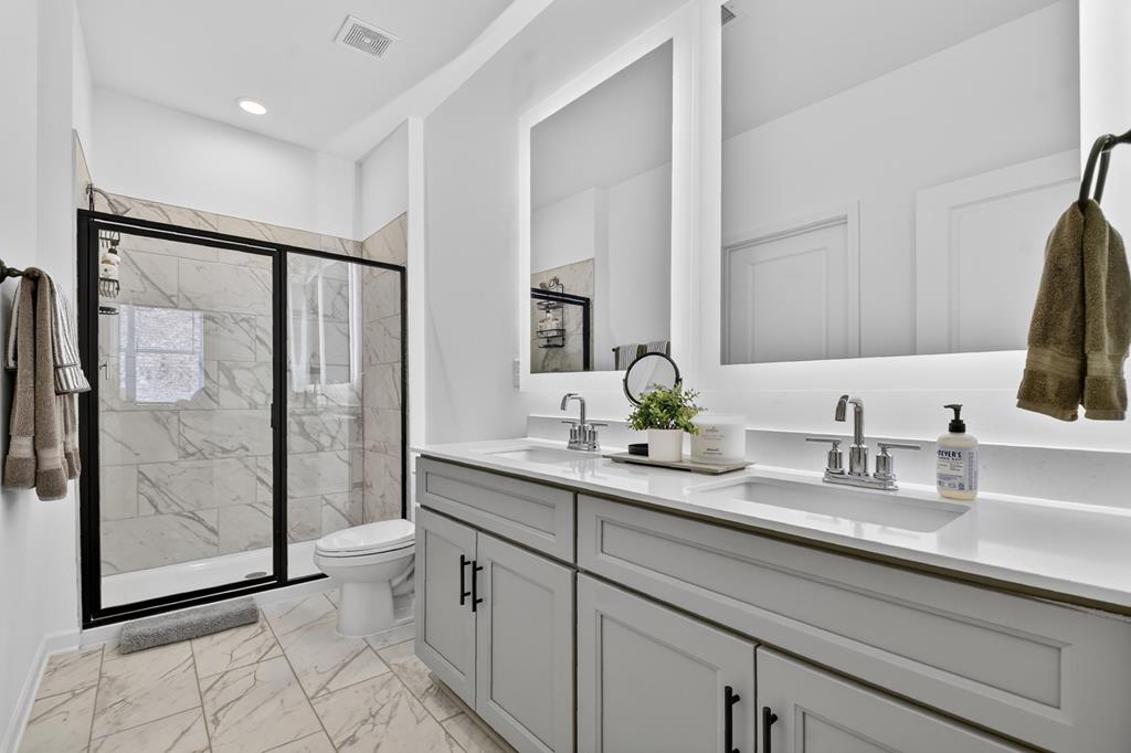 Unit 38 Grove Loop Property Photo 22