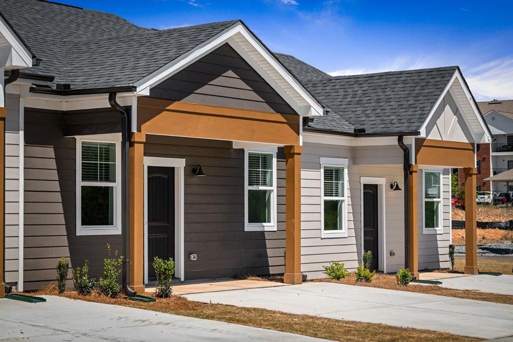 25 Grove Loop Property Photo