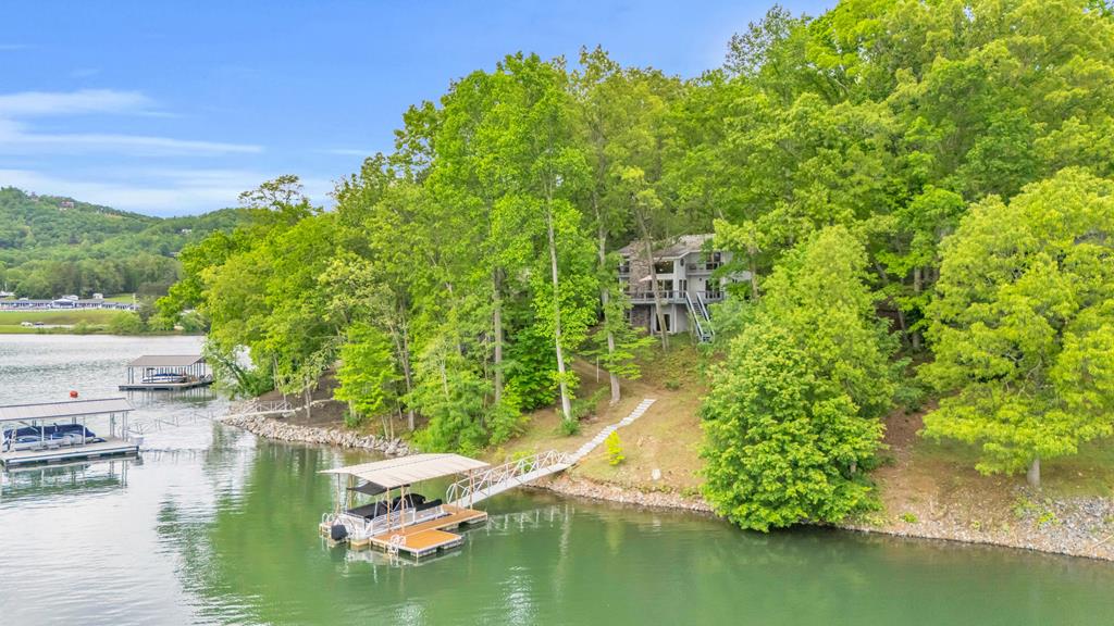 332 Walker Point Road Property Photo