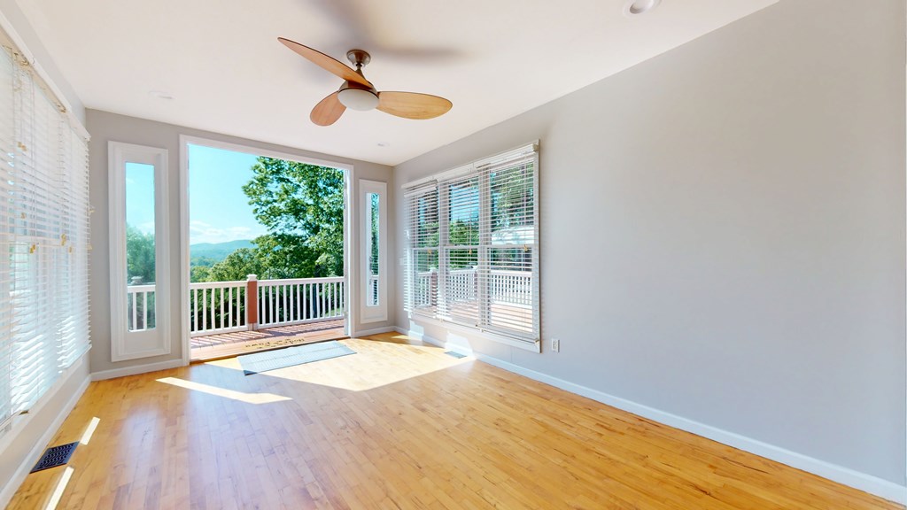219 Lovers Leap Drive Property Photo 14