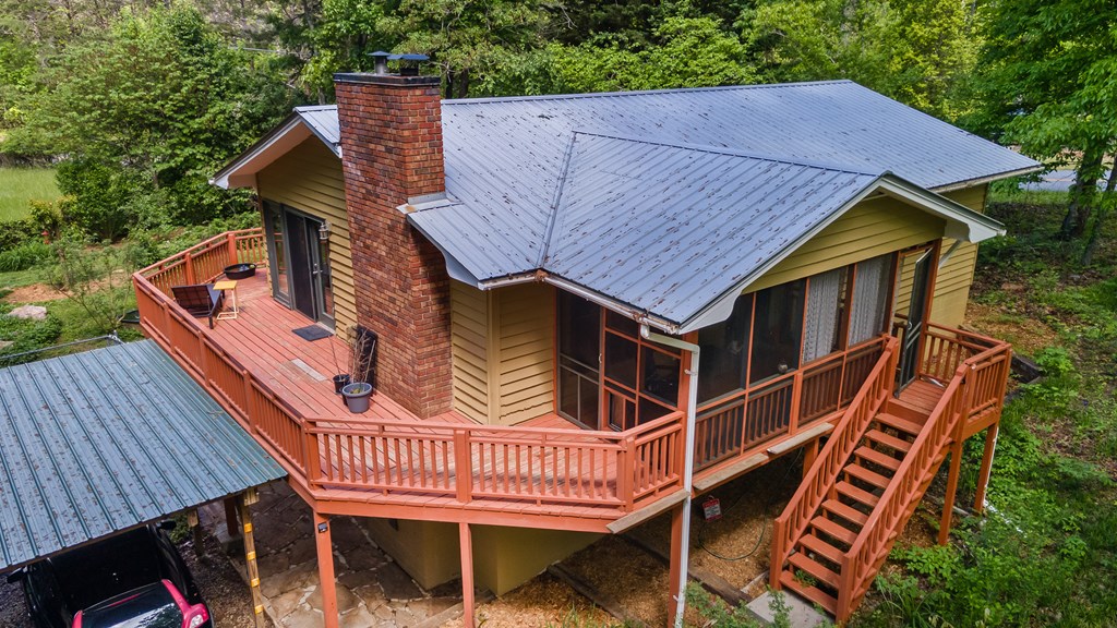 573 Forest Circle Property Photo 3