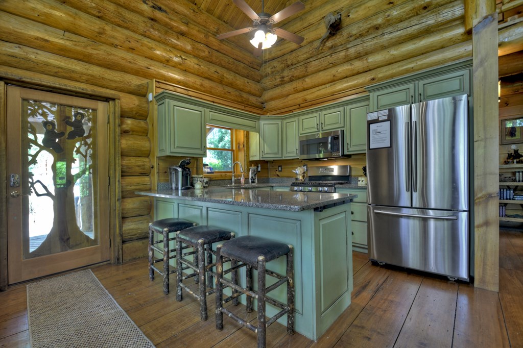 536 Lakeview Road Property Photo 5