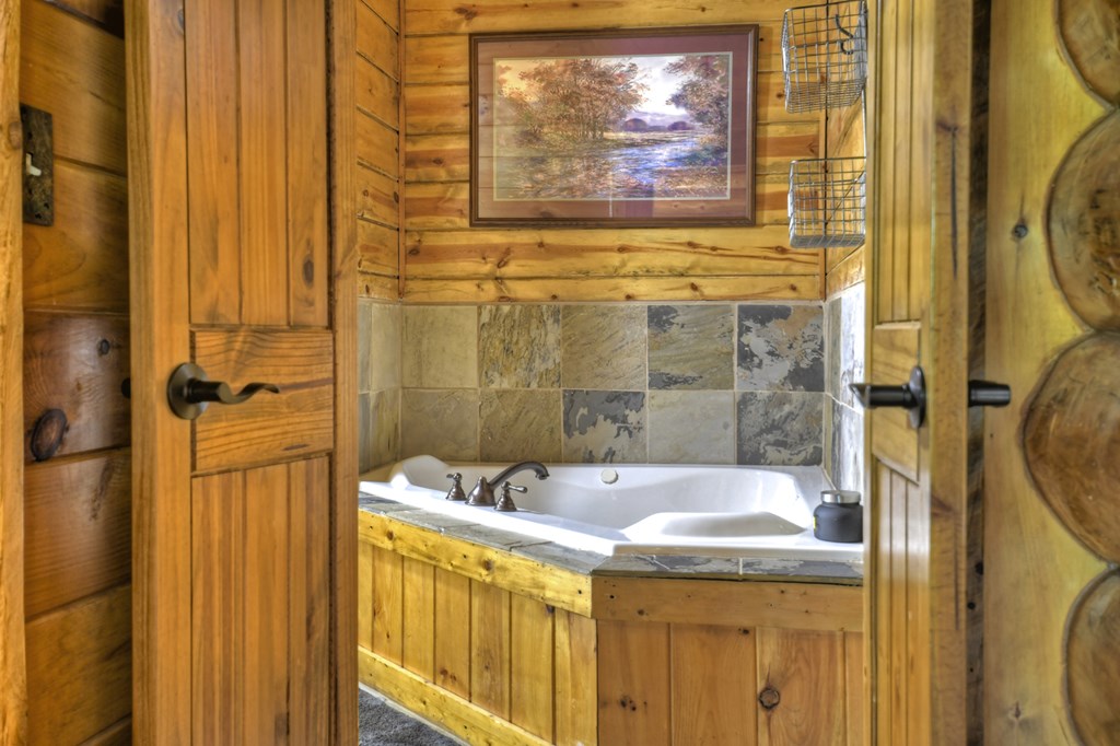 536 Lakeview Road Property Photo 12