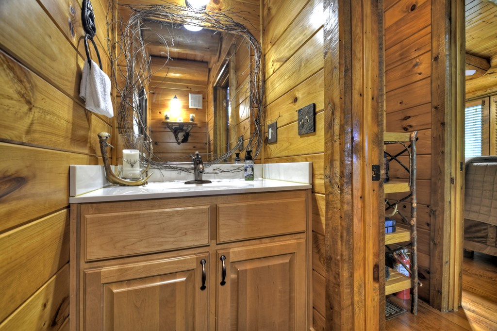 536 Lakeview Road Property Photo 18