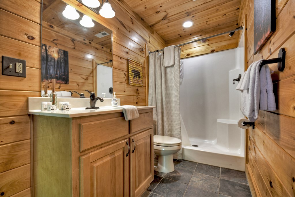 536 Lakeview Road Property Photo 21