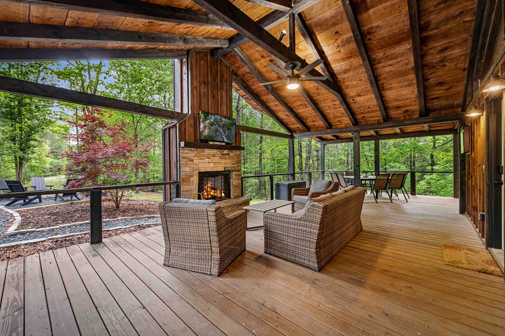 270 Bench Leg Road Property Photo 3
