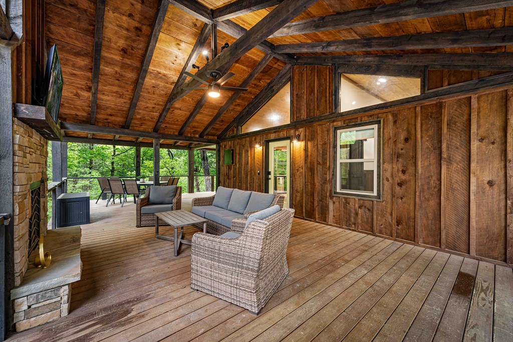 270 Bench Leg Road Property Photo 4