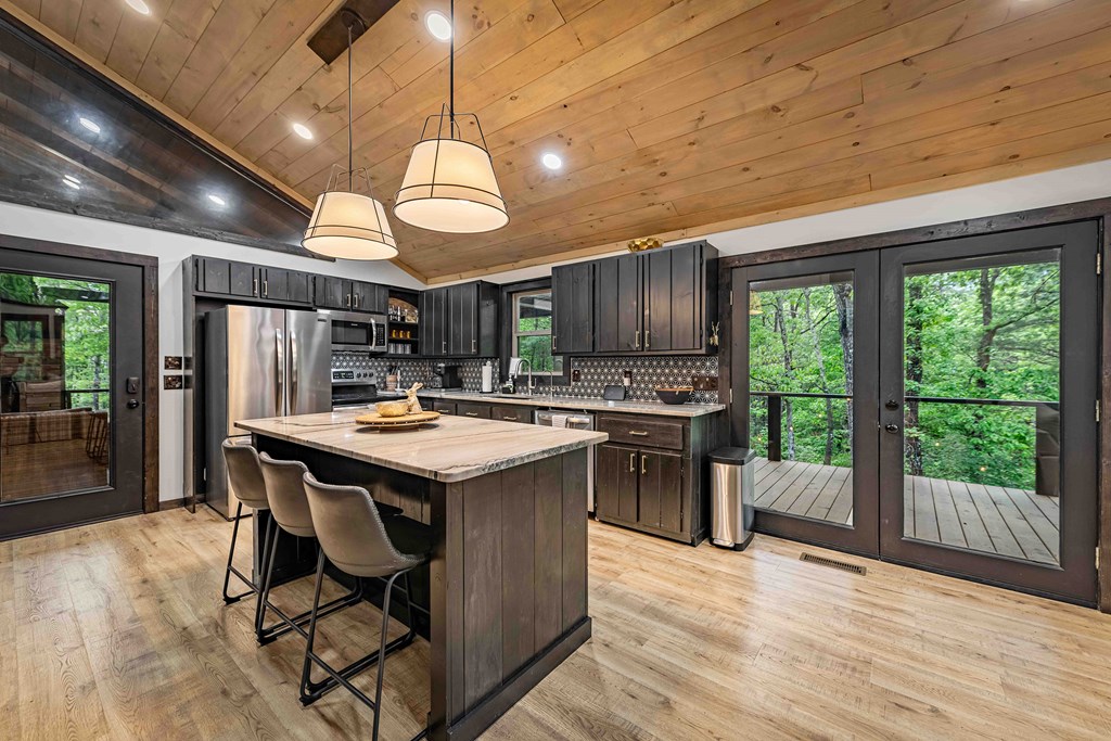 270 Bench Leg Road Property Photo 6