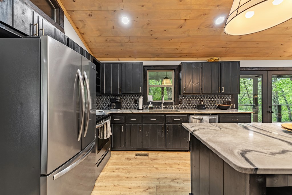 270 Bench Leg Road Property Photo 8