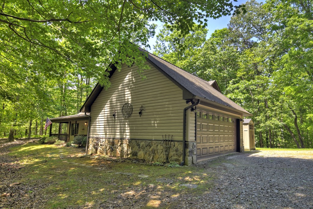 1292 Riverview Drive Property Photo 2