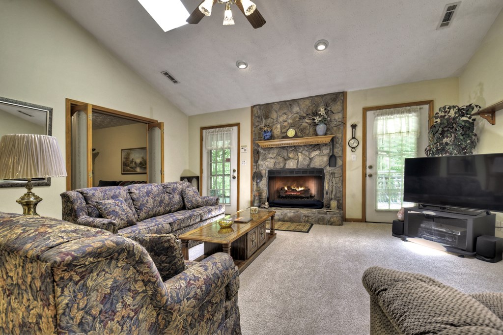 1292 Riverview Drive Property Photo 7
