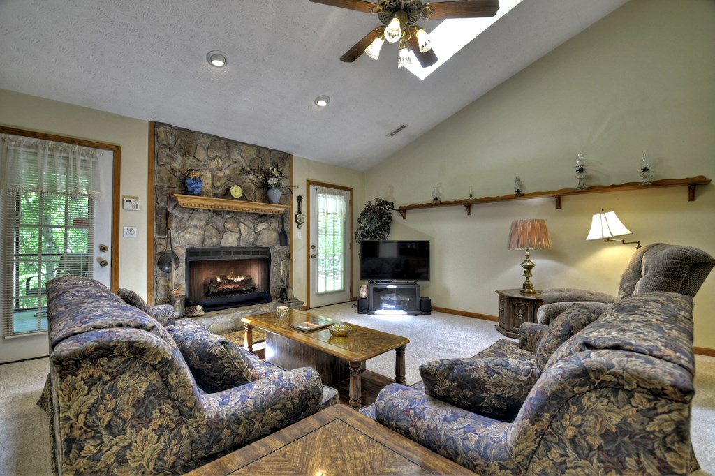 1292 Riverview Drive Property Photo 9