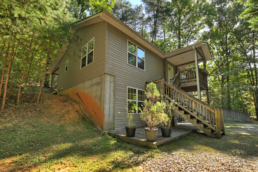 191 Barker Lane Property Photo 3