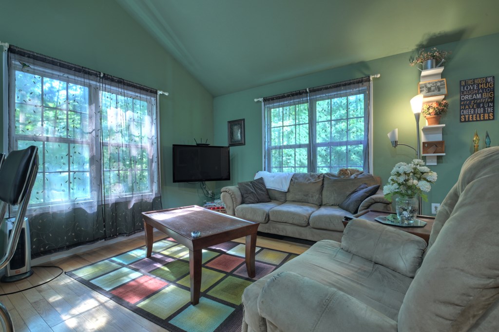 191 Barker Lane Property Photo 15