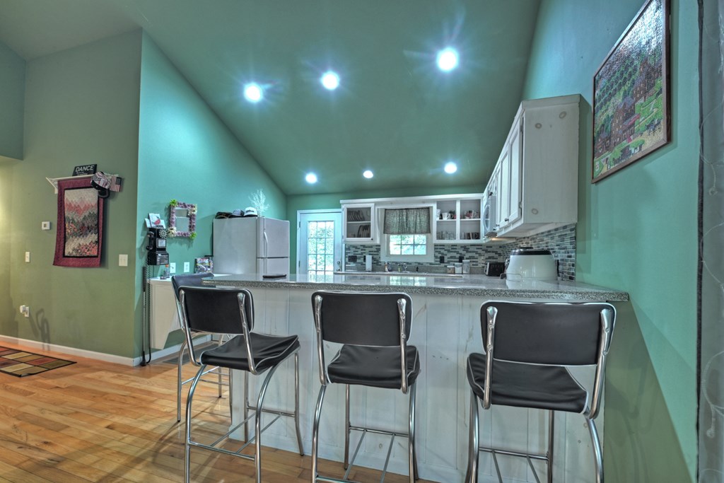 191 Barker Lane Property Photo 18