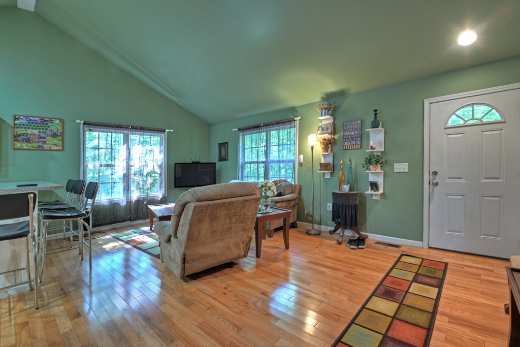 191 Barker Lane Property Photo 19
