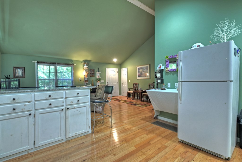 191 Barker Lane Property Photo 22