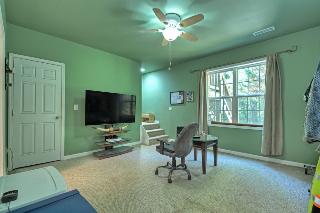 191 Barker Lane Property Photo 31