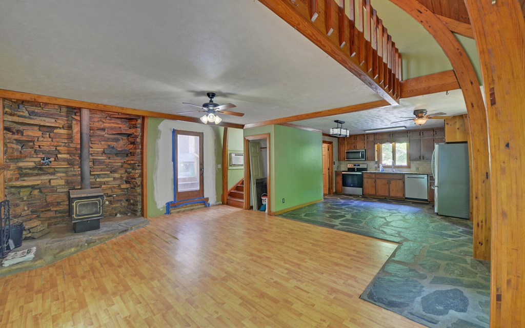 554 Oxford Drive Property Photo 6