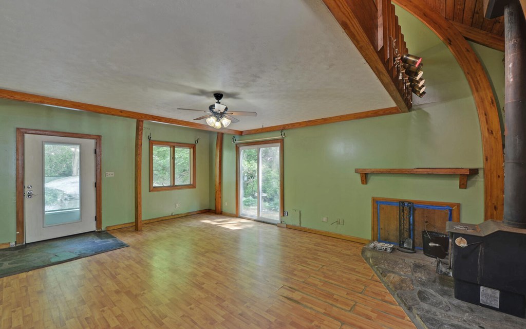 554 Oxford Drive Property Photo 7