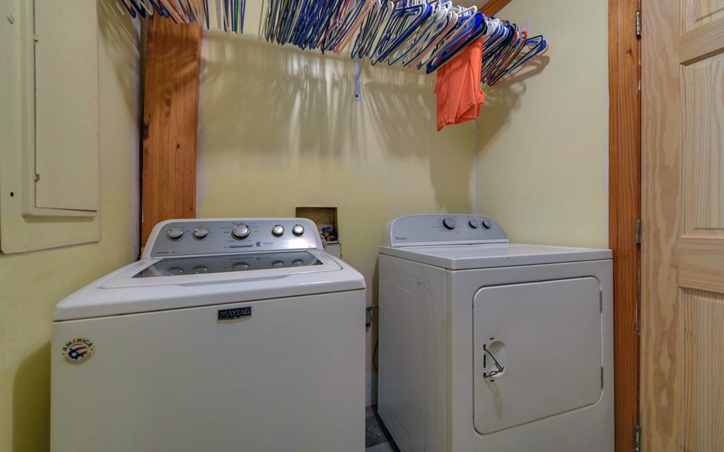 554 Oxford Drive Property Photo 11