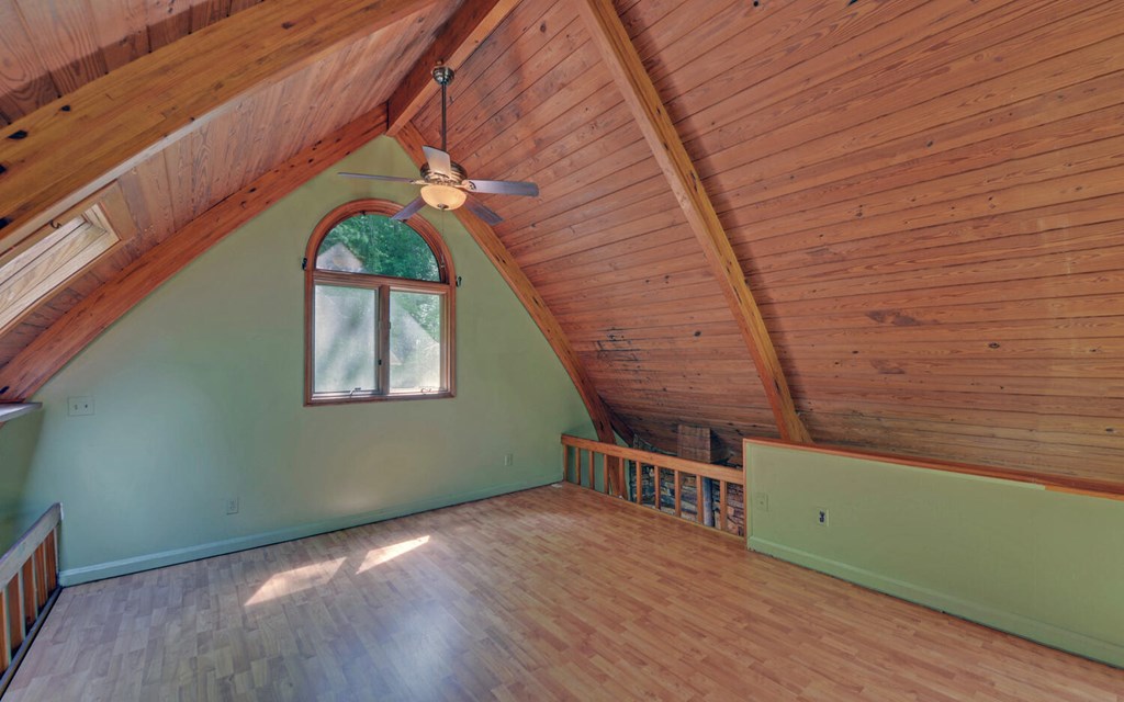 554 Oxford Drive Property Photo 16
