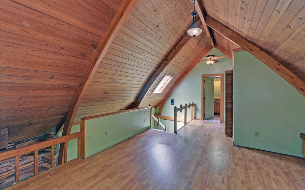 554 Oxford Drive Property Photo 17