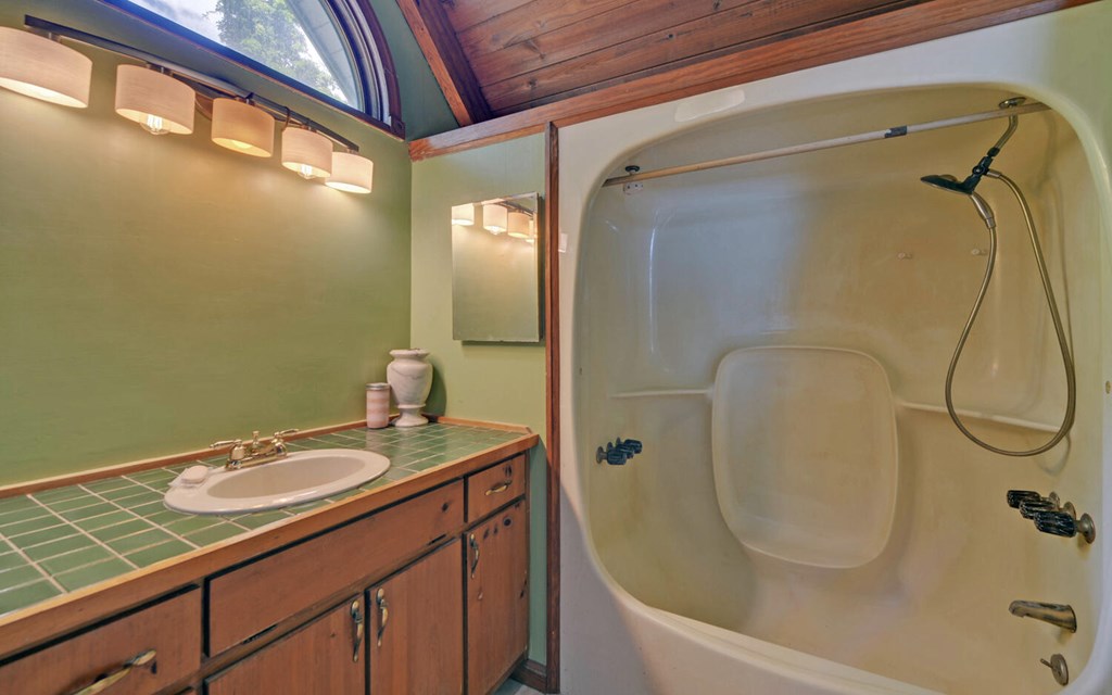 554 Oxford Drive Property Photo 19